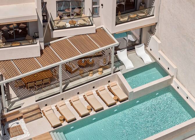 Ficus Seafront Villa, walk to Bali Beach & Dinning gallery image 4