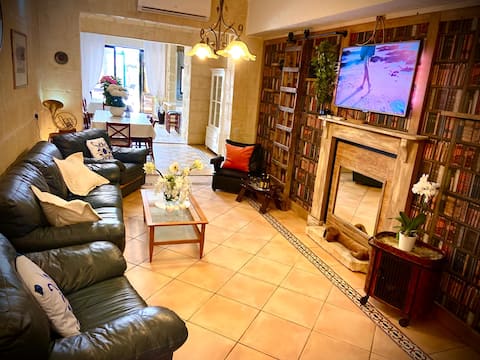 Farmhouse Retro with pool and Jacuzzi