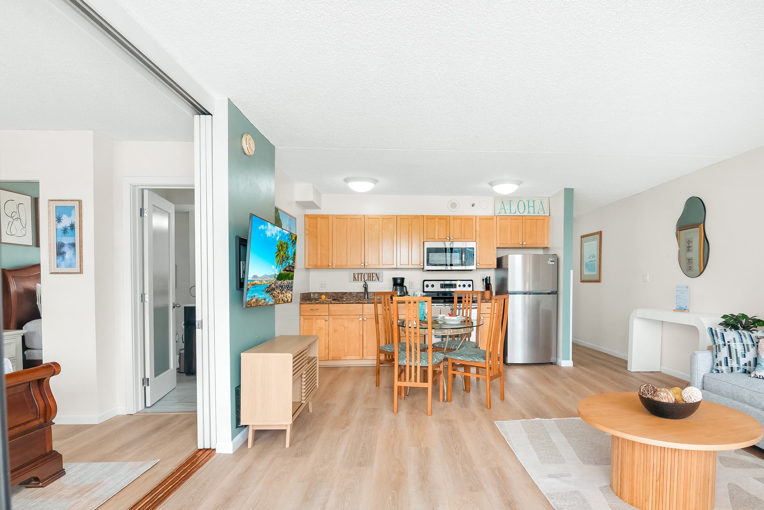 Condo in Honolulu · ★4.94 · 1 bedroom · 2 beds · 1 private bath - Image 26