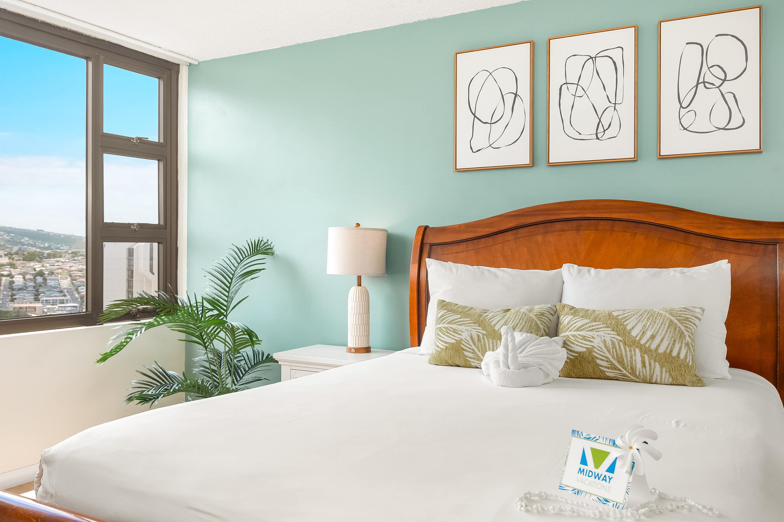 Condo in Honolulu · ★4.94 · 1 bedroom · 2 beds · 1 private bath - Image 33