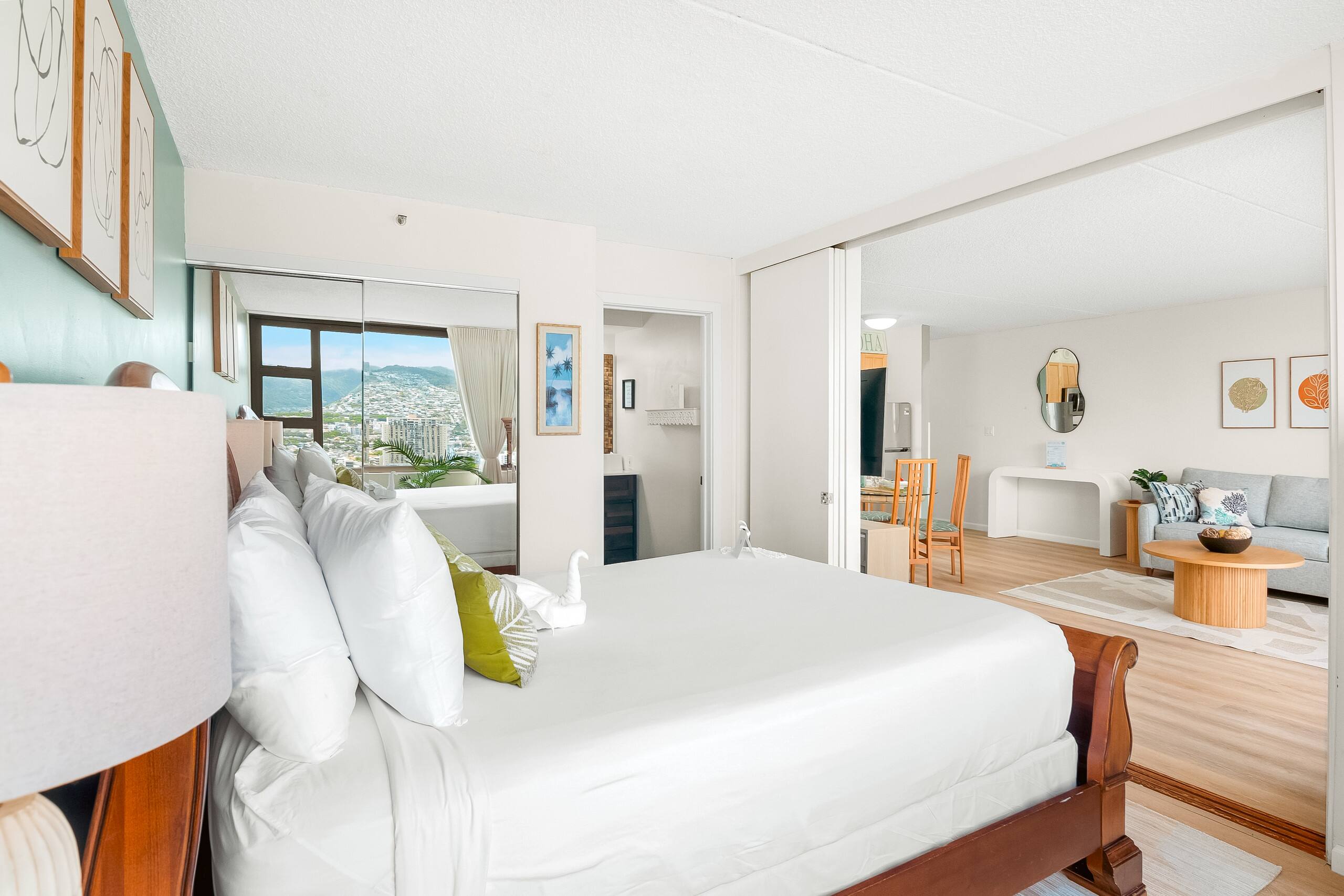Condo in Honolulu · ★4.94 · 1 bedroom · 2 beds · 1 private bath - Image 29