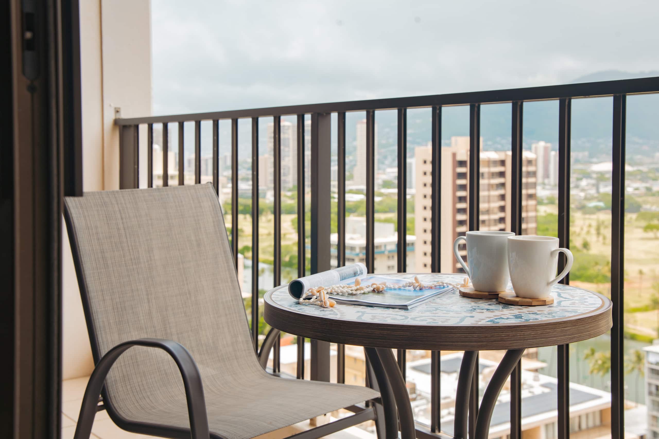 Condo in Honolulu · ★4.94 · 1 bedroom · 2 beds · 1 private bath - Image 40