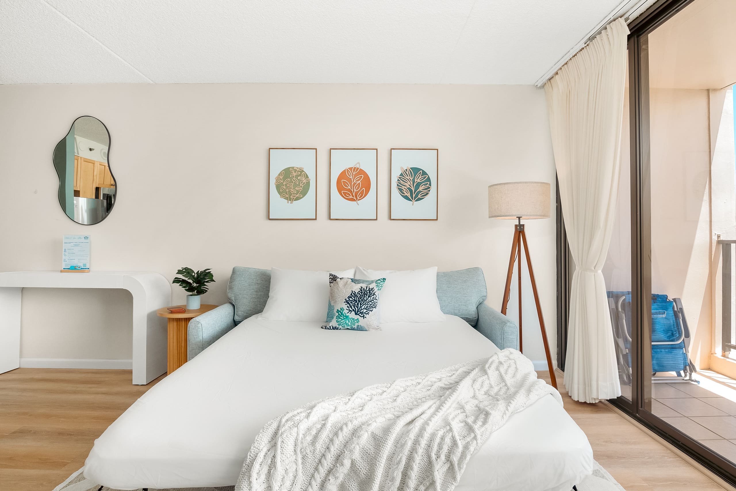Condo in Honolulu · ★4.94 · 1 bedroom · 2 beds · 1 private bath - Image 3