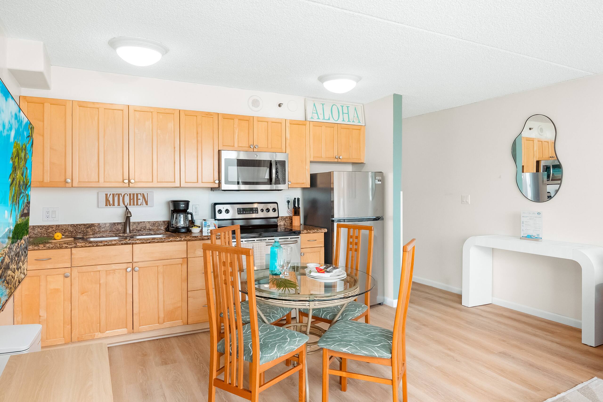Condo in Honolulu · ★4.94 · 1 bedroom · 2 beds · 1 private bath - Image 25