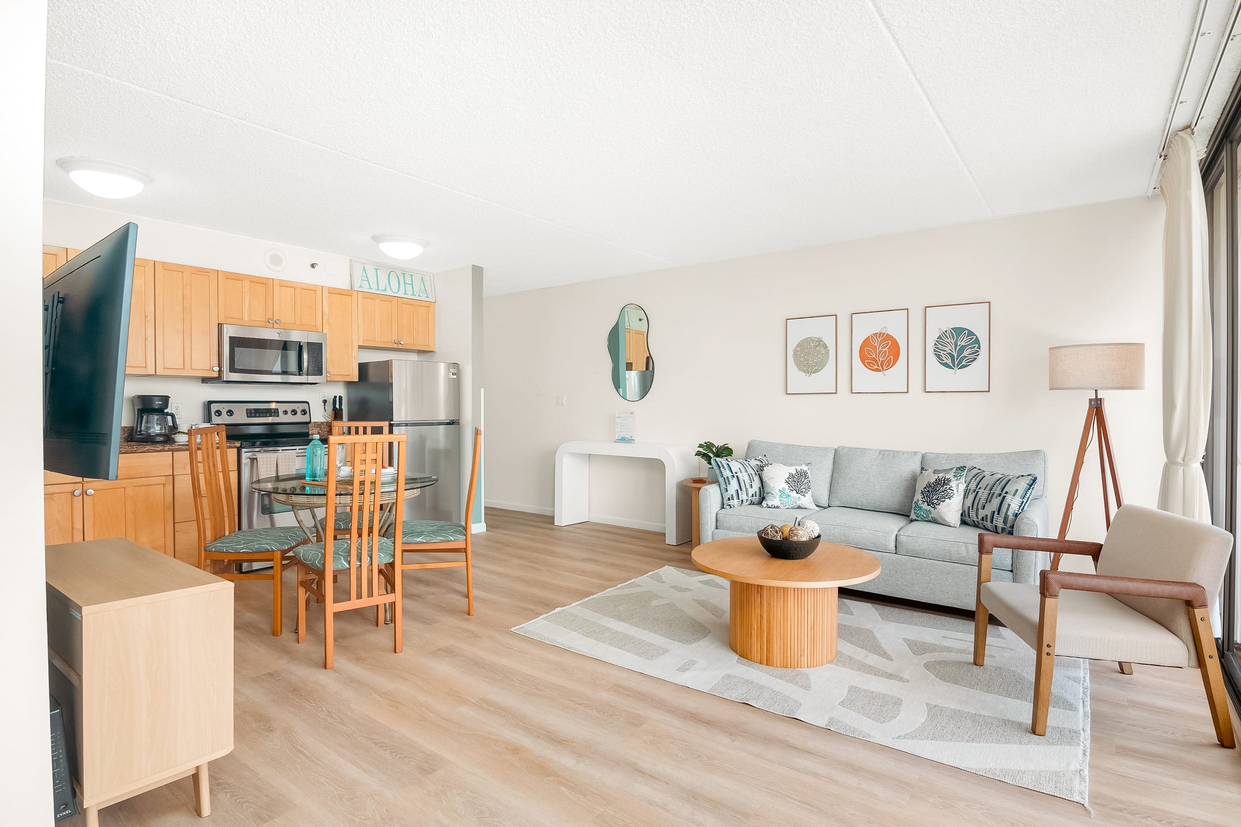 Condo in Honolulu · ★4.94 · 1 bedroom · 2 beds · 1 private bath - Image 14