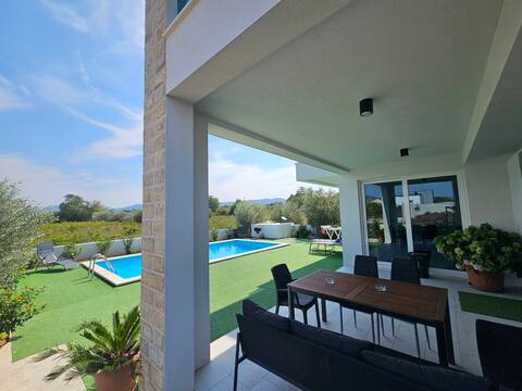 Villa Maestro