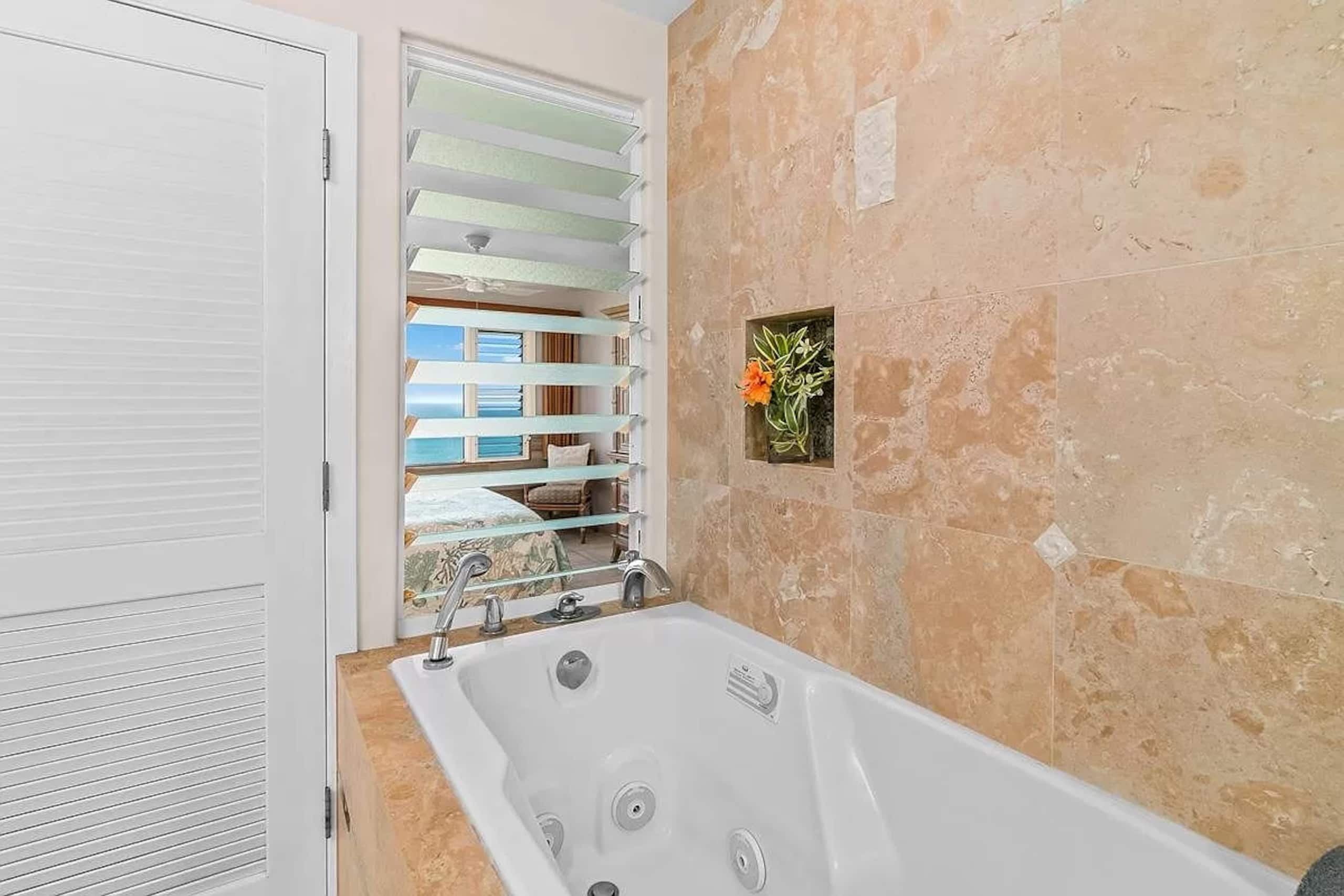 Spectacular Ocean Front View and A/C all Rooms - Image 12