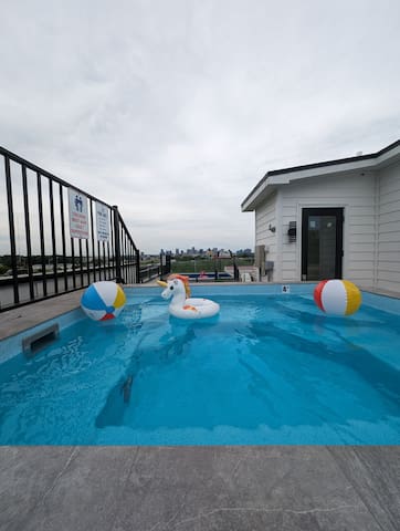 Heated Rooftop Pool, Games,Elevator,Sleeps11