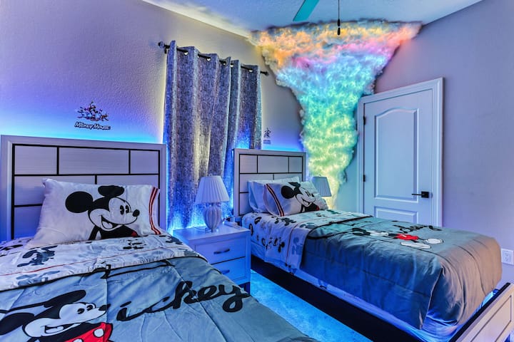 Ორი ორადგილიანი საწოლი/თემატური ოთახი