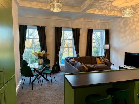 Successful Airbnb property: Luxury Grade 2 St James Home Newcastle Parking in Tyne & Wear