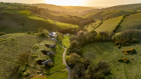 Top Airbnb: (Sleeps 20 - 50) Farmhouse & Private Estate in North Devon