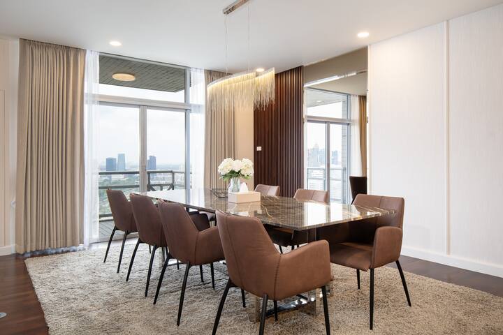 Luxury Condo, 30th fl, 201 Sq.M., 3 Beds, 3.5 Bath