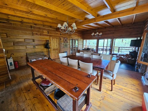 La Argentina Cabin
With direct access to the river