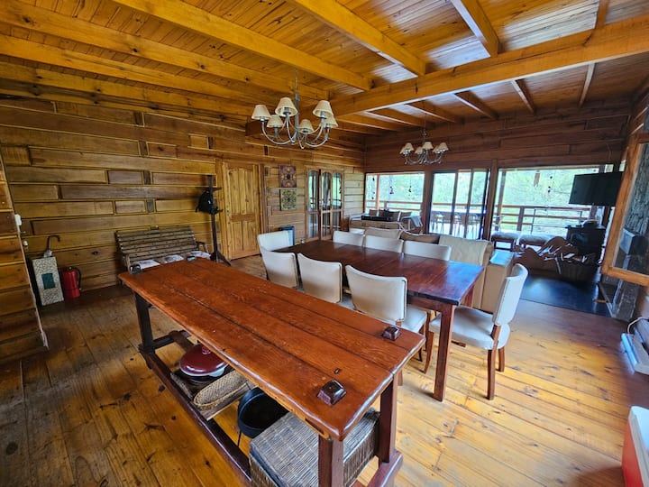 La Argentina Cabin
With direct access to the river