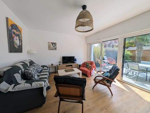 Top Airbnb: Spacious house with garden near beach & center in Pornic