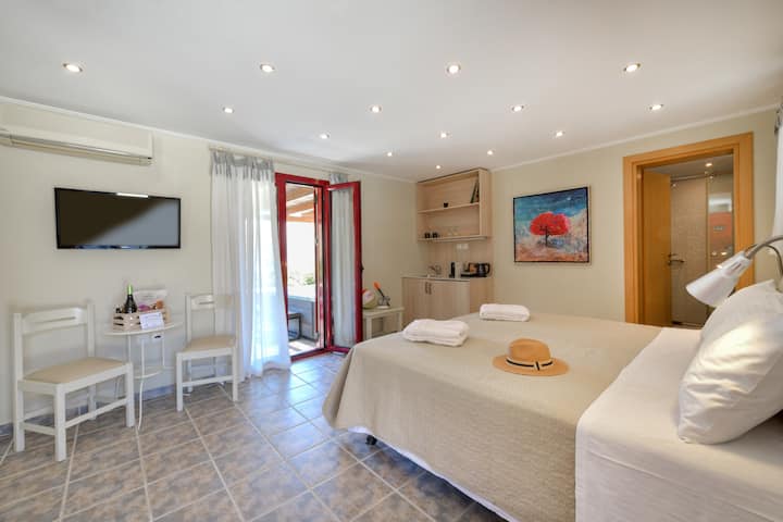 Keos By The Sea: Hot Tub & Side Sea View Deluxe - Kea