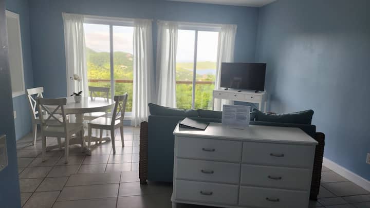 Mango Suite: King Bed, Hot Tub, Generator - Coral Bay