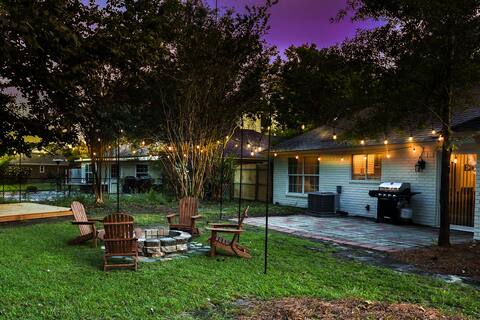 The Robin Retreat | Game room +  Fire pit