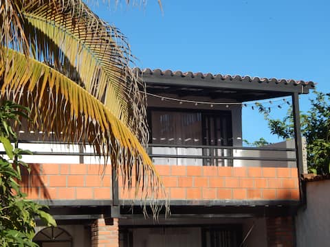 Suite Familiar: Terraza y Vista a la Piscina