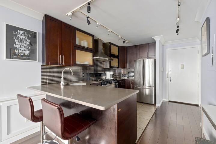 Stunning Huge Place in East Soho gallery image 4