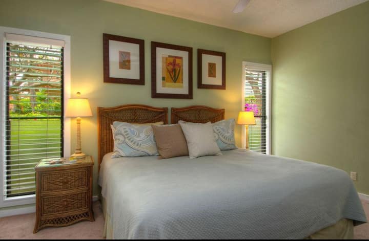 客房配备加大双人床。  也可以设置为双床房。