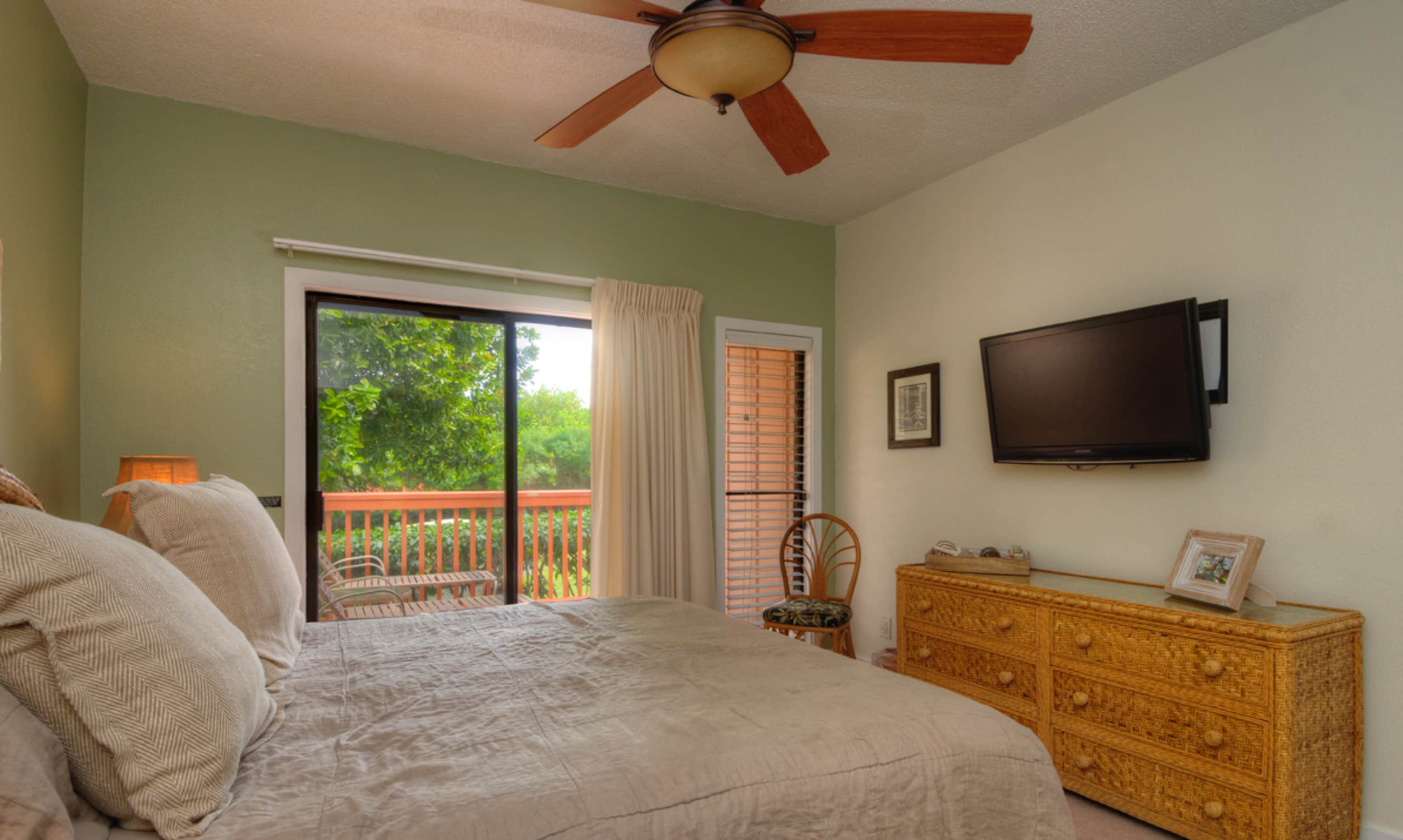 Townhouse in Koloa · ★5.0 · 2 bedrooms · 2 beds · 2 shared baths - Image 24