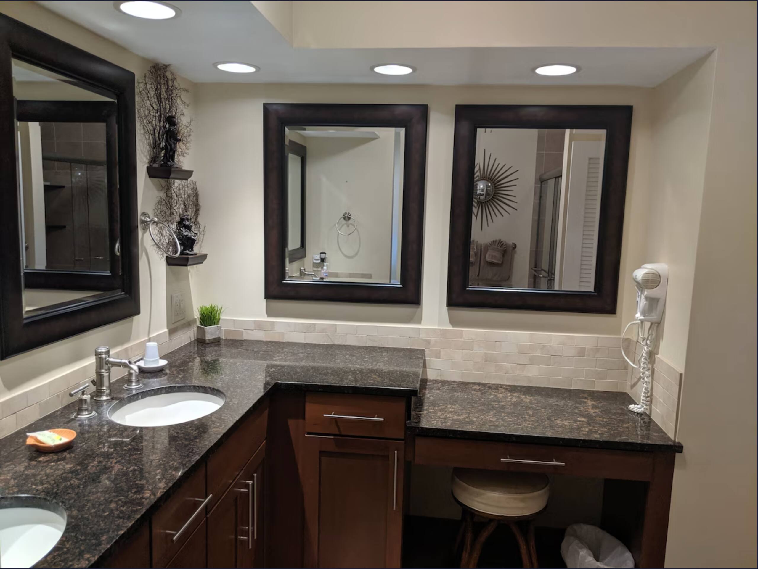 Townhouse in Koloa · ★5.0 · 2 bedrooms · 2 beds · 2 shared baths - Image 29