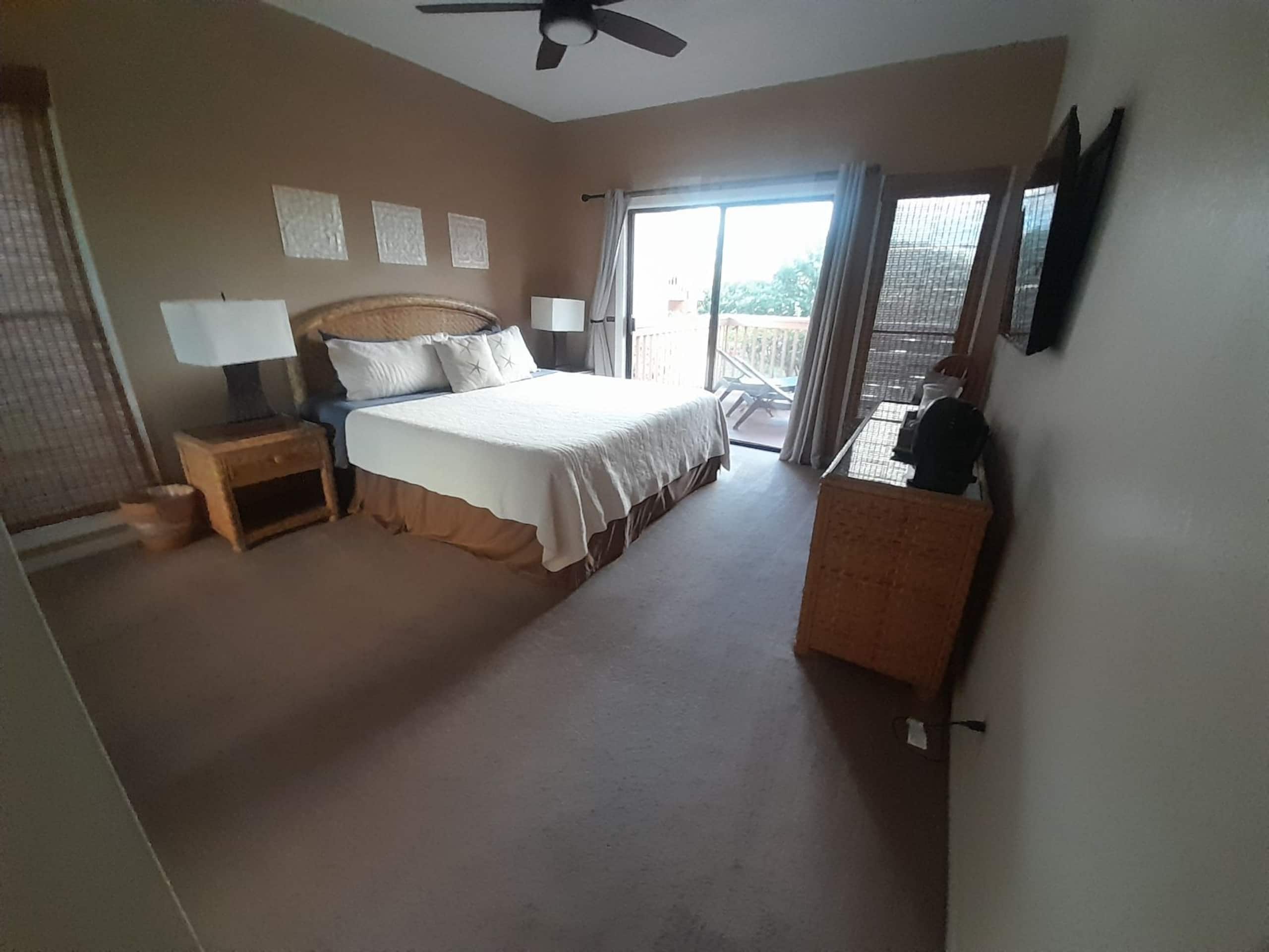 Townhouse in Koloa · ★5.0 · 2 bedrooms · 2 beds · 2 shared baths - Image 4