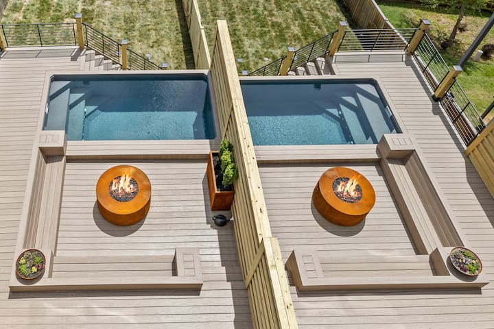 Nash Mega, sleeps 20, pools, hot tubs, rooftops! gallery image 4