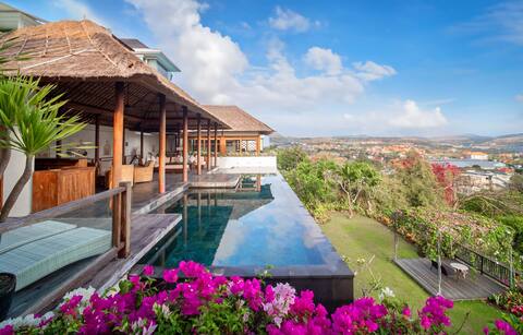 8Bd/16Pax: 16m Pool 180 View Yoga Gym TV Room Spa