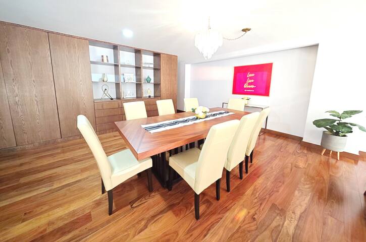 Prime Location Large 4BR, 3.5BA in Polanco’s Heart gallery image 2