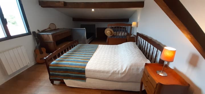 Детска спална соба - 1 брачен кревет 140 - 2 единечни кревета 90