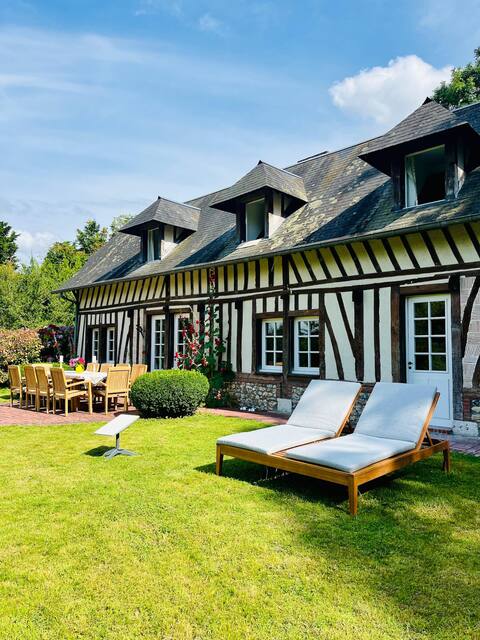 Splendid Charming Longhouse - Idylliq Collection