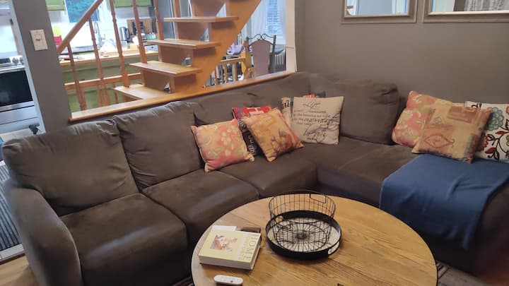Charming Cottage In Saint-bruno With Fireplace - Chambly