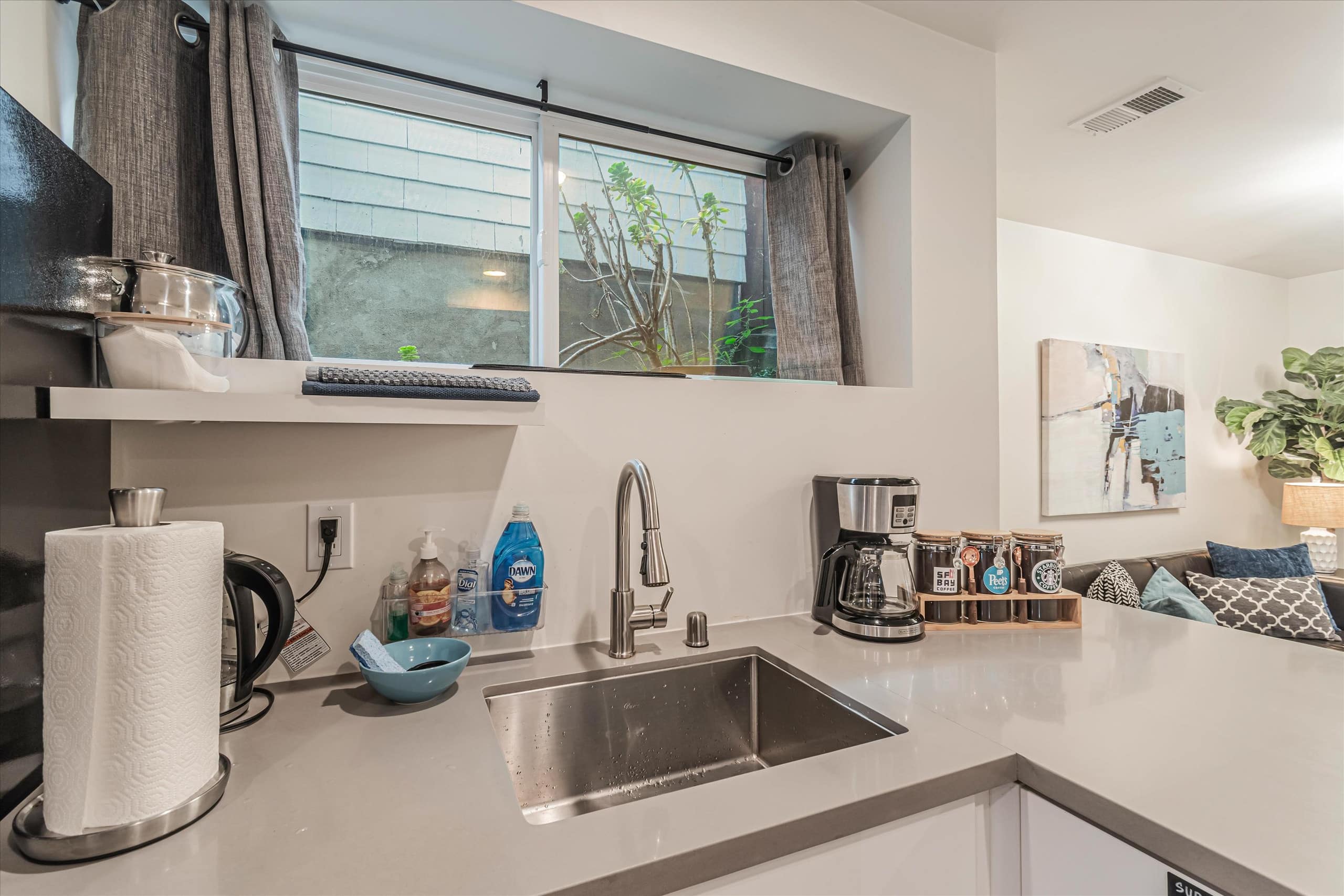 Home in San Francisco · ★4.87 · 2 bedrooms · 4 beds · 2 baths - Image 7