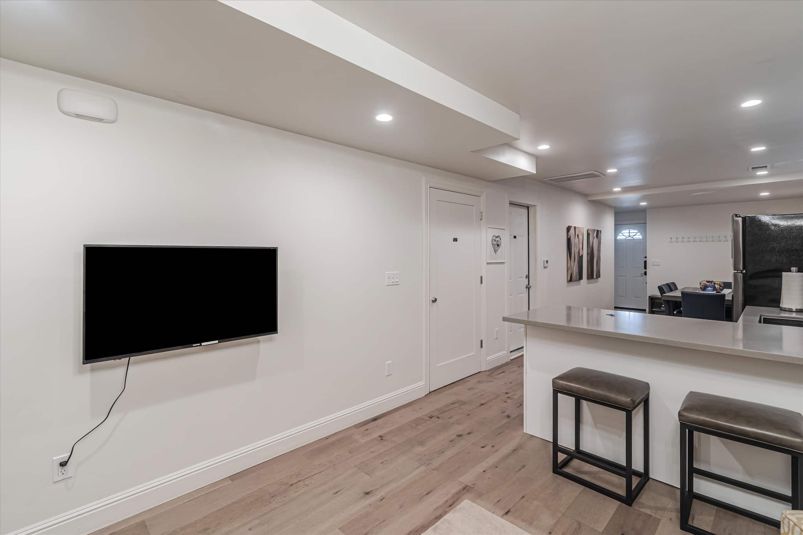Home in San Francisco · ★4.87 · 2 bedrooms · 4 beds · 2 baths - Image 4