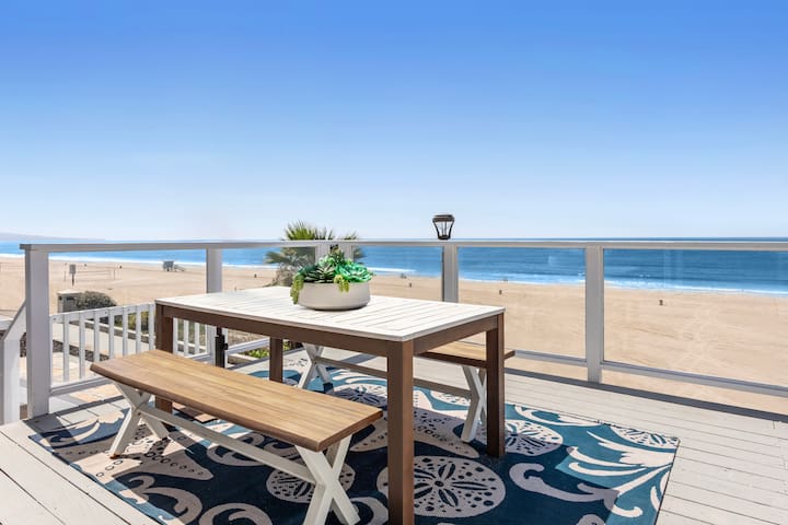 OCEAN-FRONT | Beach/Strand | KING & 2-QUEEN Beds gallery image 2