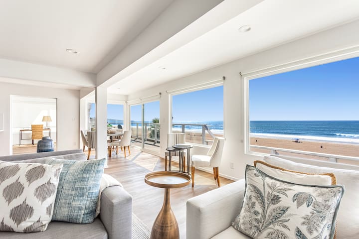 OCEAN-FRONT | Beach/Strand | KING & 2-QUEEN Beds gallery image 3