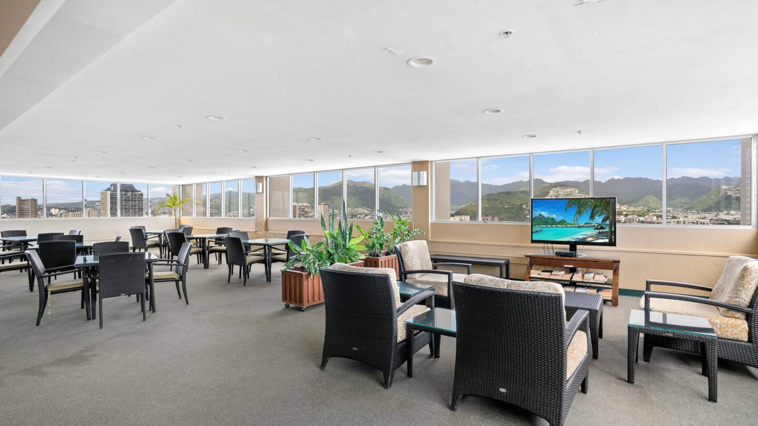 Hotel in Honolulu · ★4.76 · Studio · 1 bed · 1 private bath - Image 20
