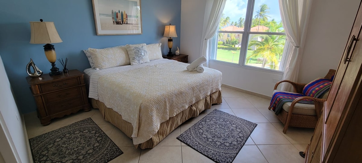 Segundo dormitorio con una cama cómoda y muebles para tu comodidad