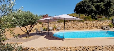 Provençal house with pool