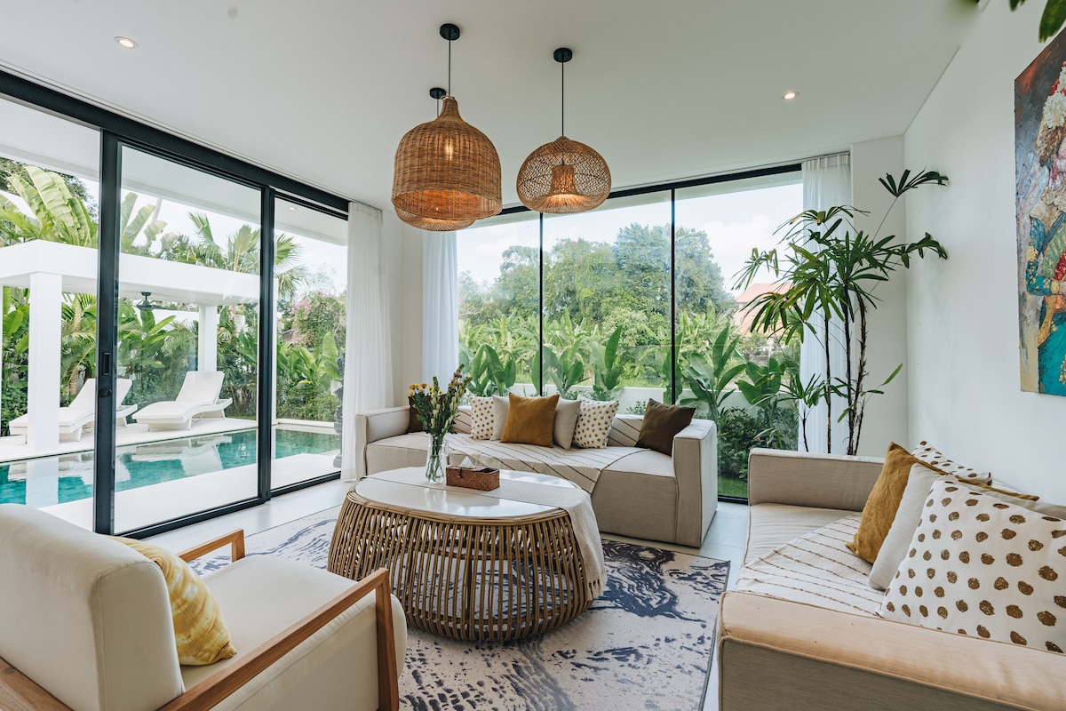 Villa in Kuta Utara · ★5.0 · 2 bedrooms · 3 beds · 2 baths, Airbnb-Vergleich
