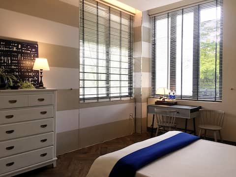 Cozy room - Queenbed + private restroom