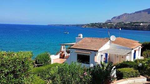 Villa with Pool by the Sea | 12 guests