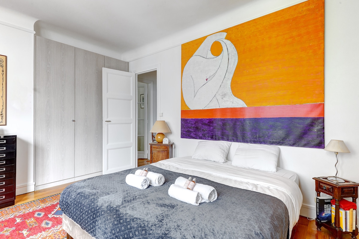 Suite Brassens — Chambre principale