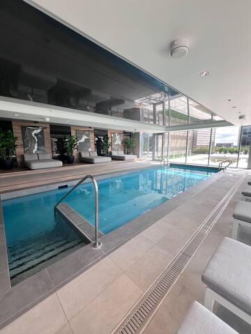 26th Floor Penthouse Pool/Gym gallery image 4