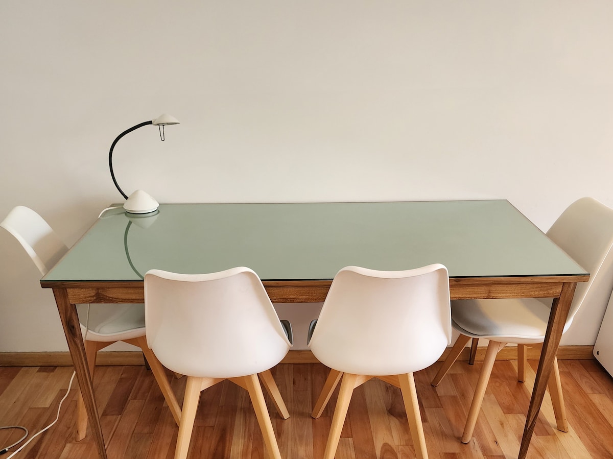 Anuncio de Airbnb popular: Private terrace, swimming pool, quiet and bright en Almagro