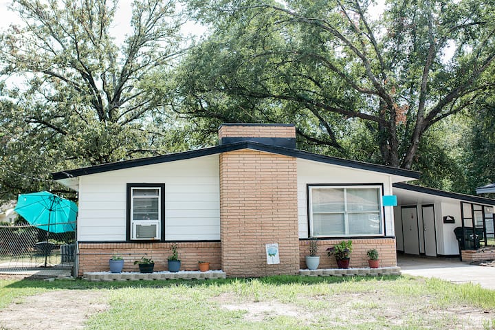 Louisiana Roots 3br/1-bath Home - West Monroe, LA
