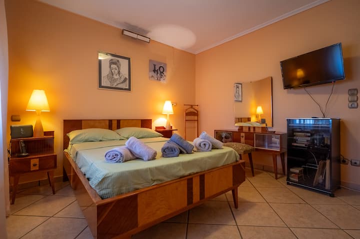 საძინებელი 1