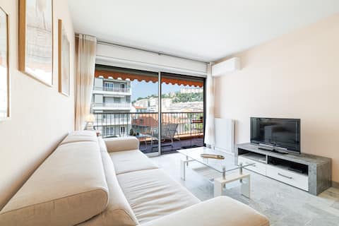 Top Airbnb: Beautiful 2P 150 m from the beach • Air-conditioned à Menton